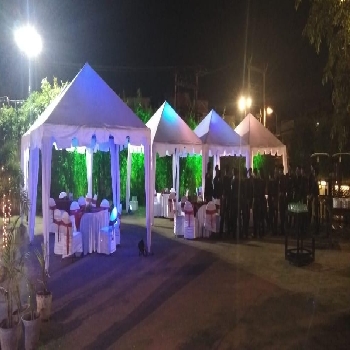 -Royal Decor
