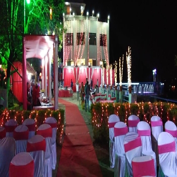 -Royal Decor