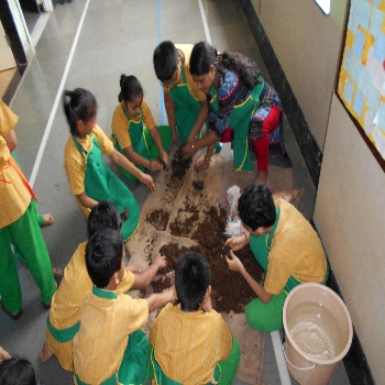 -Shishuvan School