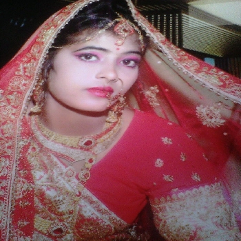 -Priya Beauty Parlour