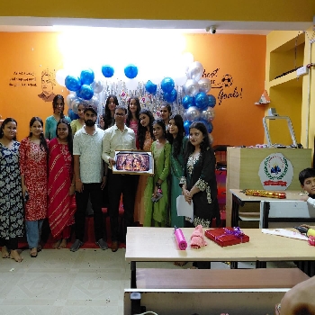 -K N Commerce Classes