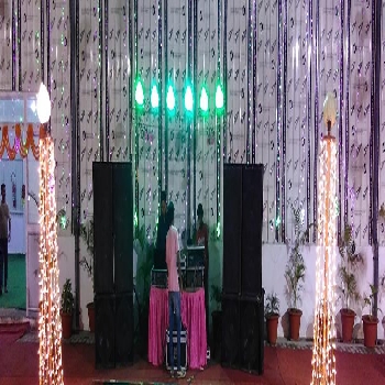 -Royal Decor