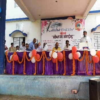 -Kanha World School