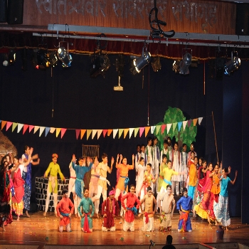 -Shishuvan School